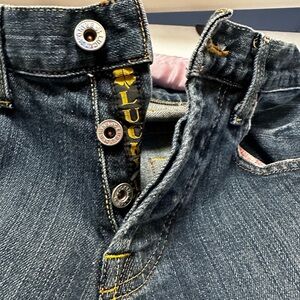 Women’s Lucky jeans, very stylish and comfy!
